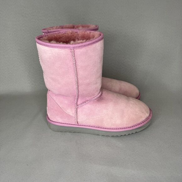 Womens UGG Boots Sz 7 Classic Short Light Pink Suede Wool - Picture 2 of 10
